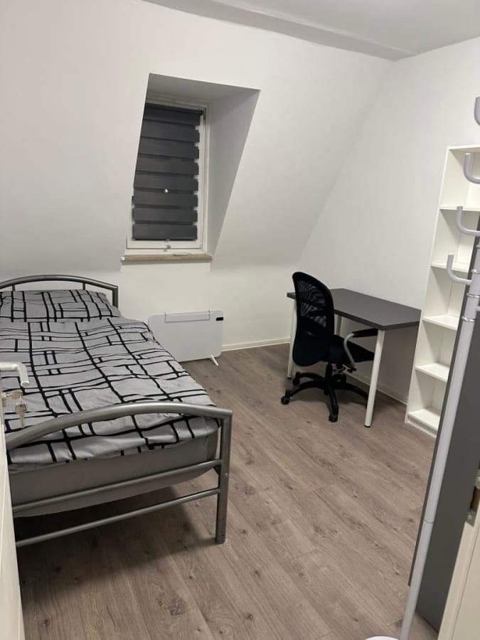 Bright 3 rooms shared Apartment in Central . – Newly Renovated -sulzbacher str 3. Stock links - Image 1